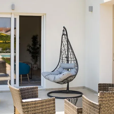 Villa House Skrila *